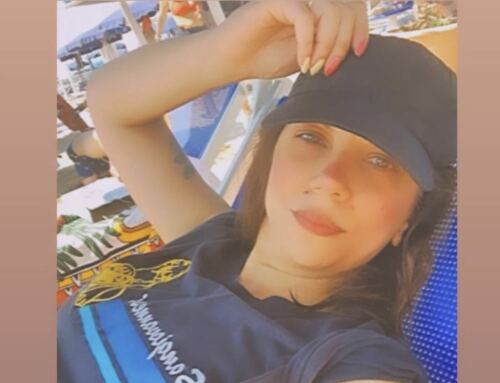 PORTA L’AZZURRO CON TE – La Romina ci saluta dalla spiaggia di Riccione